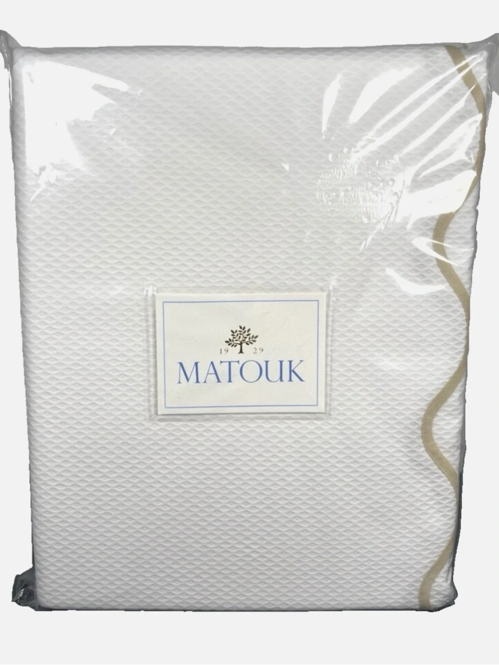 NEW Matouk King Coverlet Lanai White w/Tan Beige Scalloped Edge Portugal Luxury